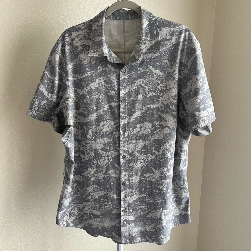 Lululemon Airing Easy Short Sleeve Button Down Shirt Sz L
